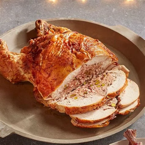 Dinde farcie : la recette traditionnelle facile et détaillée